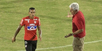 ¿El 'Loco' Álvez jugará contra Junior en la Sudamericana?