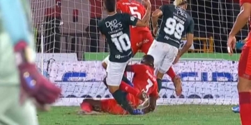 ¿Era penal? La jugada que pitaron en contra de América en el clásico