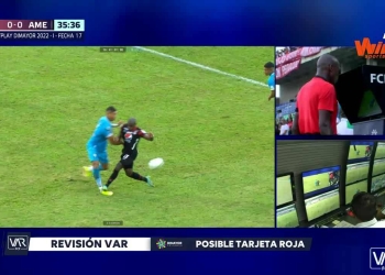 América otra vez se queda con 10: Contreras expulsado en su debut
