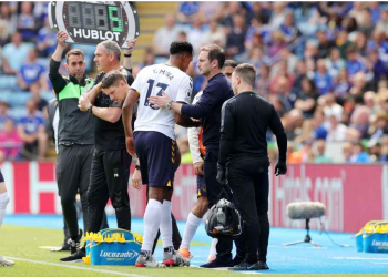 Yerry Mina: el colombiano salió lesionado en el partido del Everton vs. Leicester