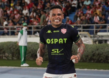 ¡La curiosa celebración de Jonatan Álvez en Argentina!