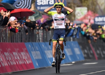 Jan Hirt se quedó con la etapa 16 del Giro de Italia