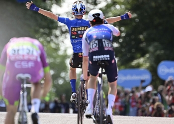 ¡Doblete! Koen Bouwman volvió a ganar etapa en el Giro