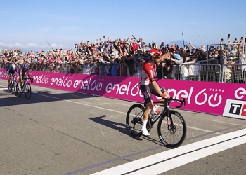 En el embalaje final, Thomas De Gendt ganó la etapa del Giro