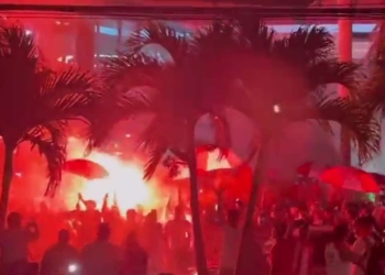 ¡El banderazo de los hinchas para animar a Junior!