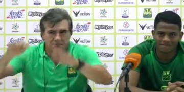 ¡La molestia del DT de Atlético Bucaramanga en rueda de prensa!