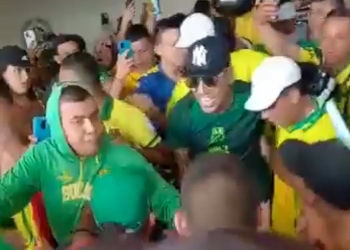 Dayro Moreno: del doblete de la clasificación al alocado festejo con hinchas del Bucaramanga