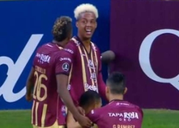 Video: el inolvidable gol de Jeison Lucumí para el triunfo del Tolima en Brasil