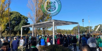 Hinchada verdiblanca en Argentina y la prohibición que tendrán en la Bombonera