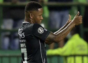 Jhon Vásquez: partidazo, pena con Víctor Bonilla y “cabeza tranquila” ante Boca
