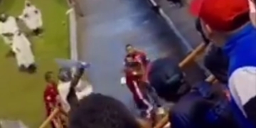 Agresión al DIM desde la tribuna y palabras de Comesaña: «¿Por qué no aplauden al equipo?»