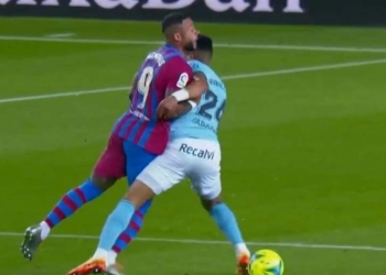 Jeison Murillo ante el Barcelona: ¡12 minutos y tarjeta roja!