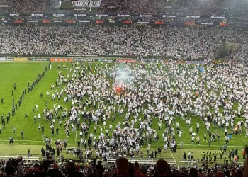 Video: ¡Locura en Frankfurt por la clasificación histórica con gol de Borré!