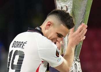 "Rafael Santos Borré es un profesional top": elogios para el 'Comandante'
