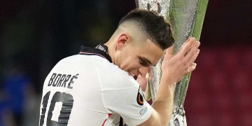 "Rafael Santos Borré es un profesional top": elogios para el 'Comandante'