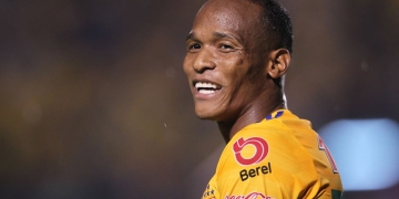 Luis Quiñones: Pelea con sus compañeros y pide aumento