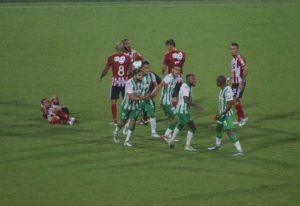 ¡Calentura entre Andrés Andrade y Yerson Candelo!