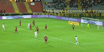 ¿Culpa de Alexander Domínguez o golazo de Flamengo?