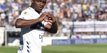 ¿Se echa para atrás el paso de Johan Carbonero a Racing?