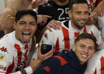 ¡Tremendo debut para Bryan Castrillón en el fútbol argentino!