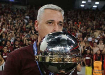 ¿Un DT campeón de Sudamericana rechazó dirigir al DIM?