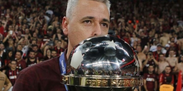 ¿Un DT campeón de Sudamericana rechazó dirigir al DIM?