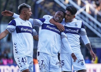 Johan Carbonero: el porqué no lo dejan festejar bailando… ¿y el último gol en Gimnasia?