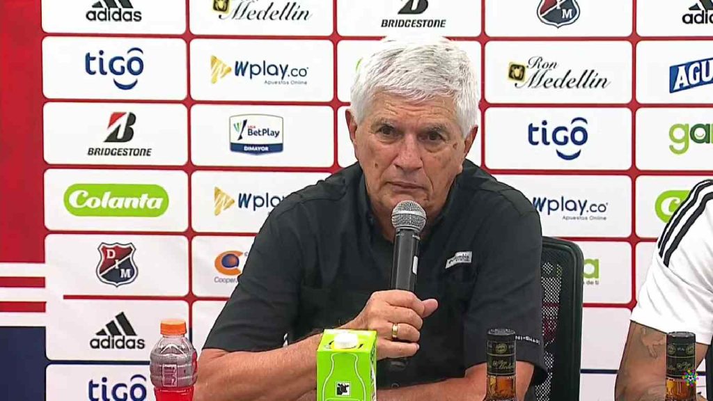 Julio Comesaña: Elogios para todo el mundo