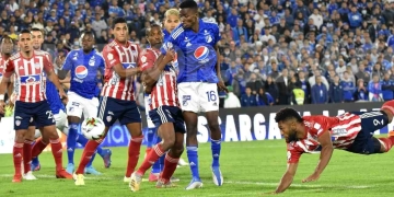 Junior se queda con 10 por perder tiempo en Bogotá