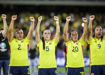 ¿Por qué las jugadoras de la Selección alzaron sus brazos antes del partido?