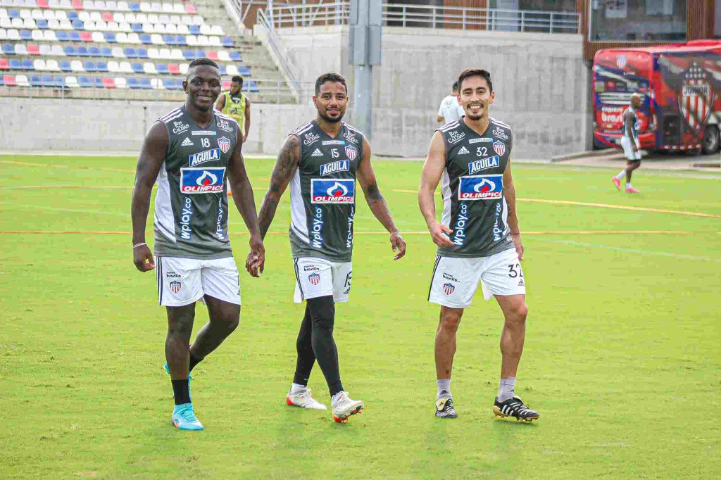 Sambueza, en duda: Los 4 extranjeros que inscribirá Junior