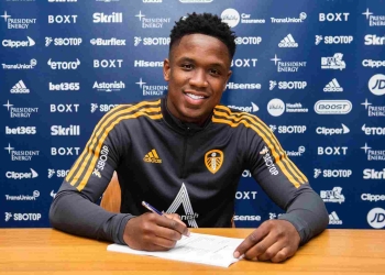 ¡Llega a la Premier League!: Luis Sinisterra fue presentado por su nuevo equipo