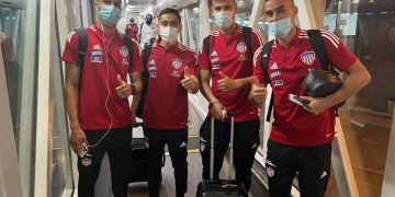 Polémico video: ¿Se embriagó con la ropa de Junior?