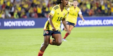 FIFA: "Linda decoró otra actuación electrizante" y la comparación con Marta