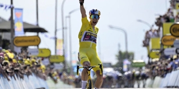 El líder ganó la etapa cuatro del Tour de Francia