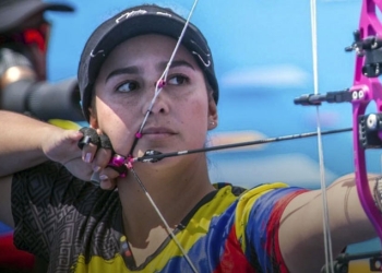 Sara López va por la medalla de oro en arco compuesto