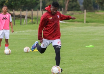 Carlos Moreno con Santa Fe