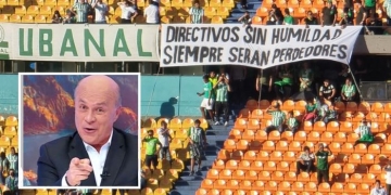 Carlos Antonio Vélez se burló de las pancartas que sacaron los hinchas de Nacional