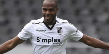 ¿Estupiñán el nuevo delantero colombiano en el fútbol inglés?