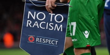 UEFA lanza proyecto para combatir y borrar contenido racista en redes sociales