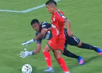 Video: la jugada de Luis Marquínez que se corrigió a través del VAR