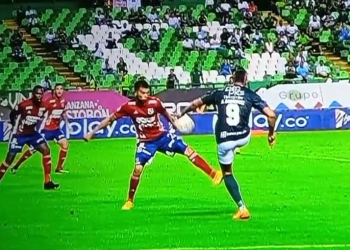 ¡Otra vez mano de Juan Guillermo Arboleda!