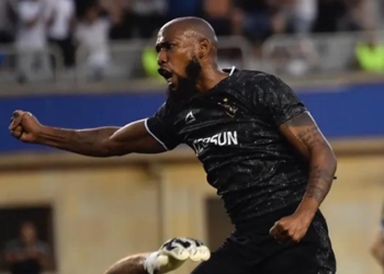 ¿Quién es Kevin Medina, el colombiano que empezó la Champions con gol y asistencias?