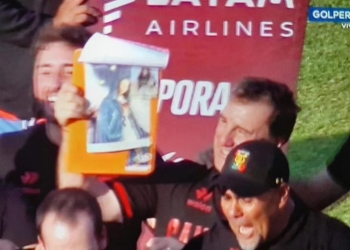 La curiosa imagen con la que Néstor Lorenzo festejó su primer título como DT