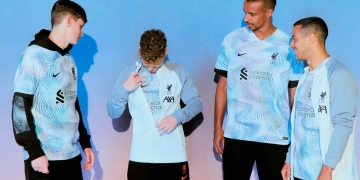 Indumentaria visitante Nike del Liverpool 2022/2023