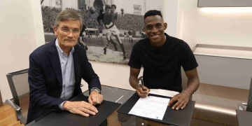 Seria A: Así fue presentado Jhon Lucumí en su nuevo equipo