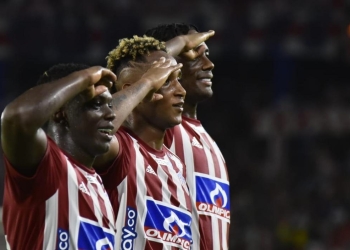 ¿Cuánto es el promedio de edad del plantel de Junior?