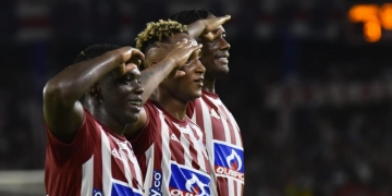 ¿Cuánto es el promedio de edad del plantel de Junior?