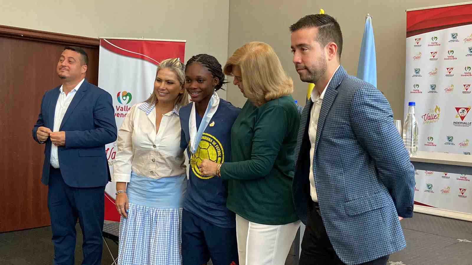 El reconocimiento que recibió la Selección Colombia Femenina en Cali