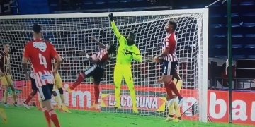 ¡Polémico penalti para Junior y protesta de Hernán Torres!